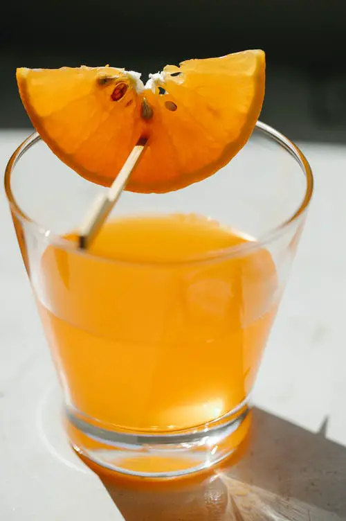 How To Make Orange Juice With a Juicer Or a Blender
