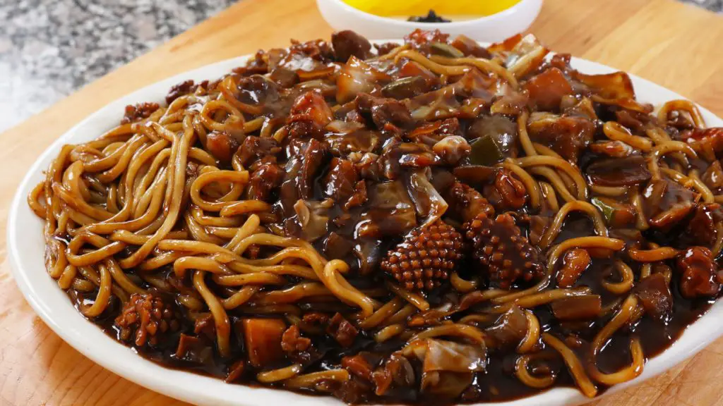 What Do Black Bean Noodles Taste Like?