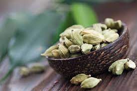What does Cardamom smell like?