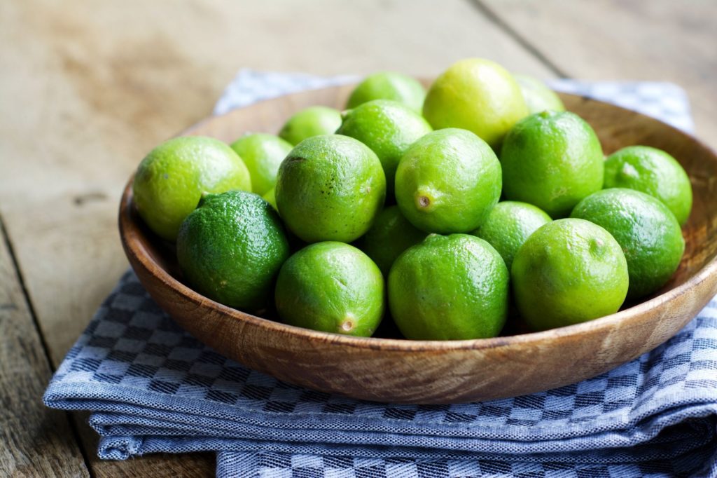 Do limes have seeds?