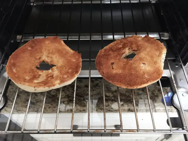 how to toast a bagel in the oven