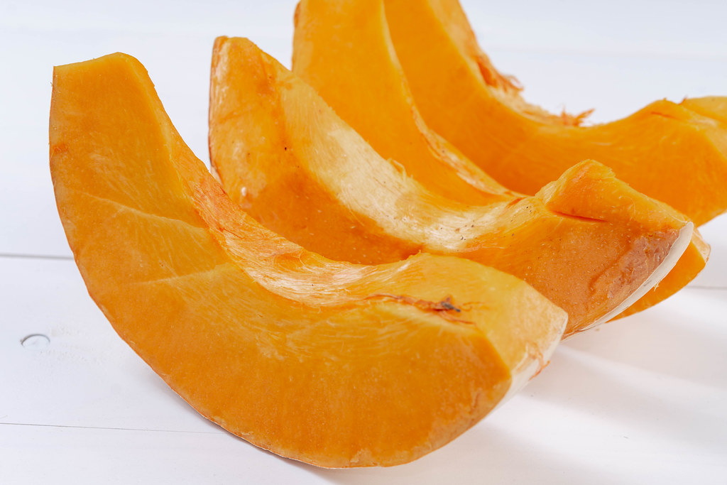 Can you eat pumpkin raw?