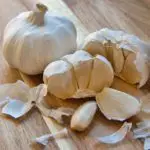 Why Is Garlic Sticky? Everything Explained!
