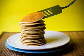 How long to cook pancakes on each side