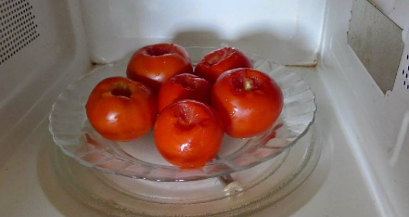 How to Peel Tomatoes in the Microwave 
