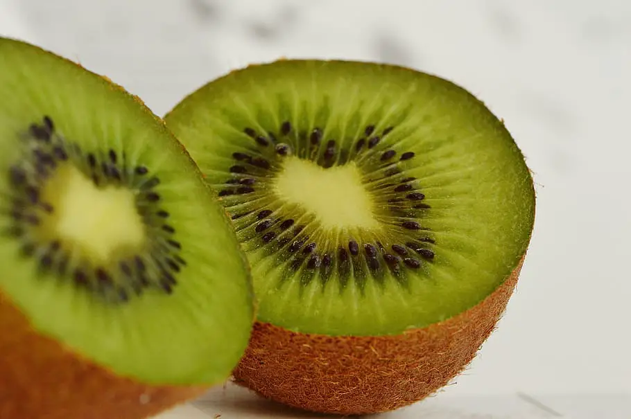 What Does Kiwi Taste Like?