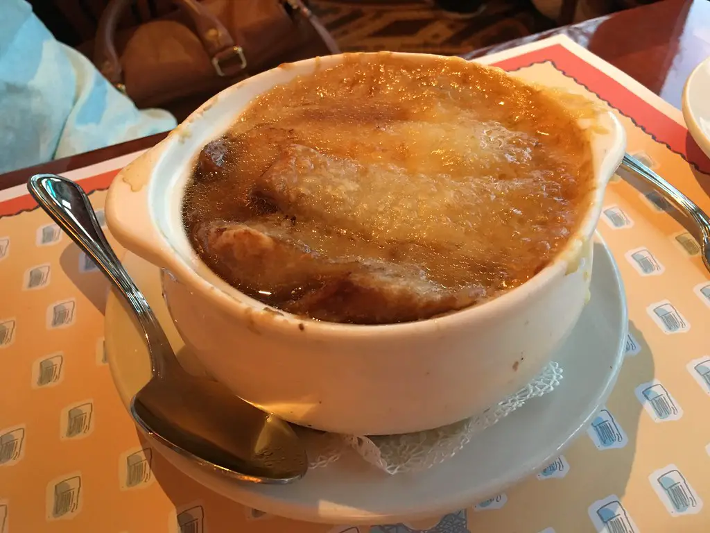 What Sandwich Goes With French Onion Soup? 