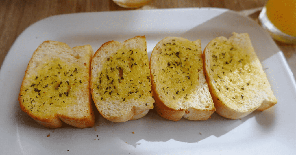 How To Reheat Garlic Bread? - Best Electric Skillet Guide