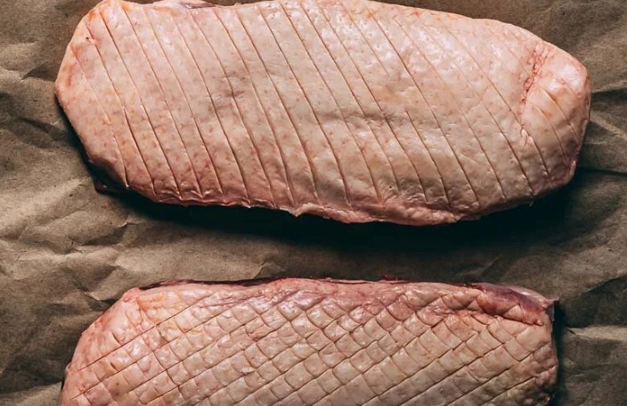how to score duck breast